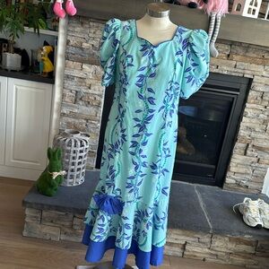 Elizabeth Ashley muumuu Hawaiian dress 
Deadstock Vintage Sears